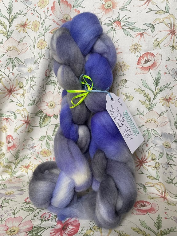 Dyed wool tops roving for spinning - 100g