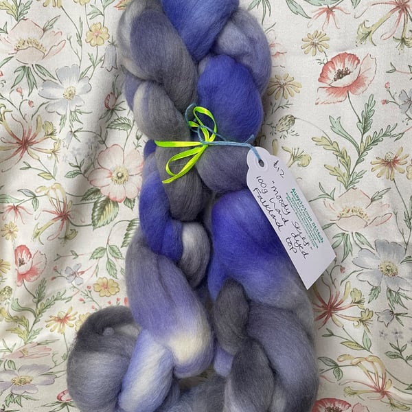Dyed wool tops roving for spinning - 100g