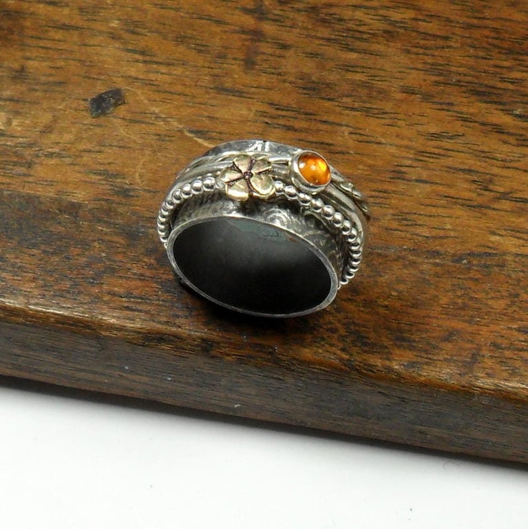 Amber & Flower 3 Spinner Ring