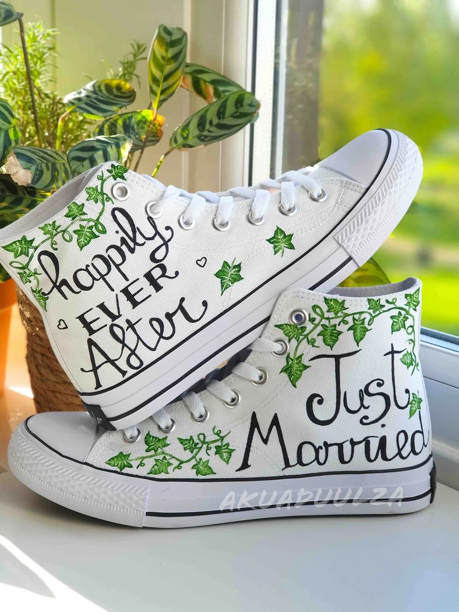 Just Married hand painted shoes, Ivy painted Folksy