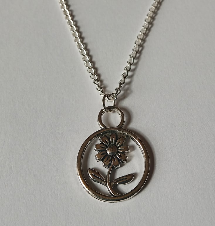 Silver Plate Round Daisy Flower Chain Necklace