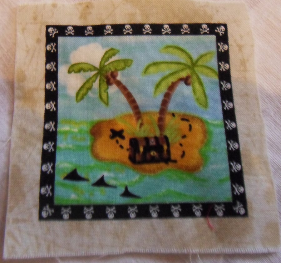 100% cotton fabric squares. Pirate island, treasure chest (61)