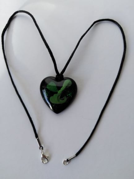 Green sparkling heart 