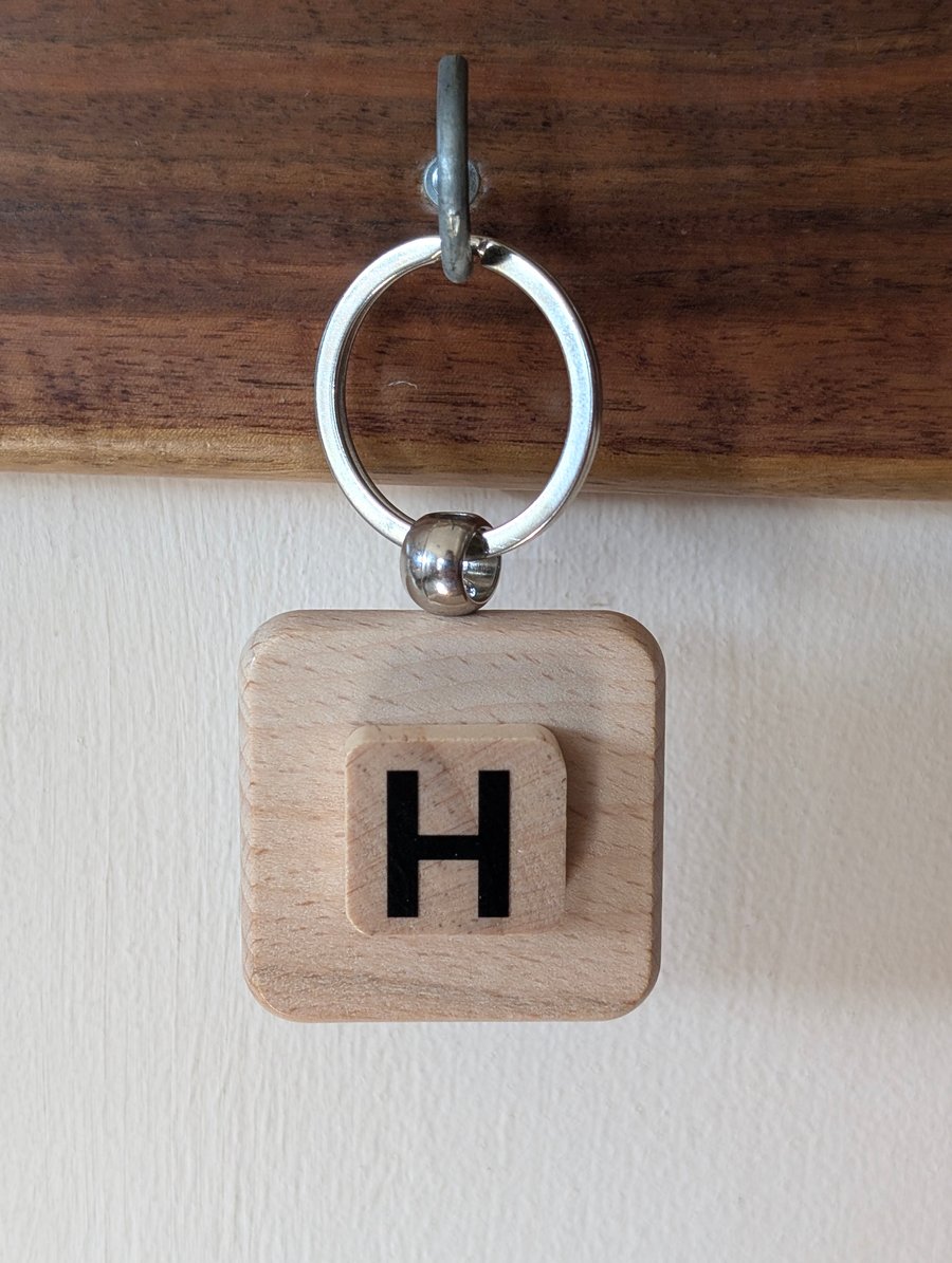 Alphabet letter tile wooden keyring - bagcharm - H