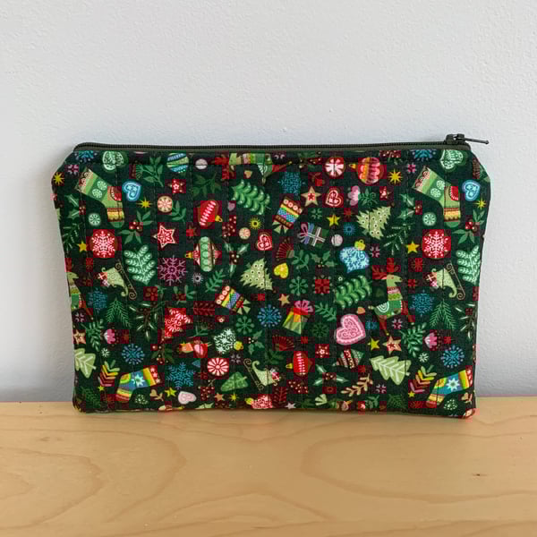 Christmas Print Quilted Fabric Organiser Pouch