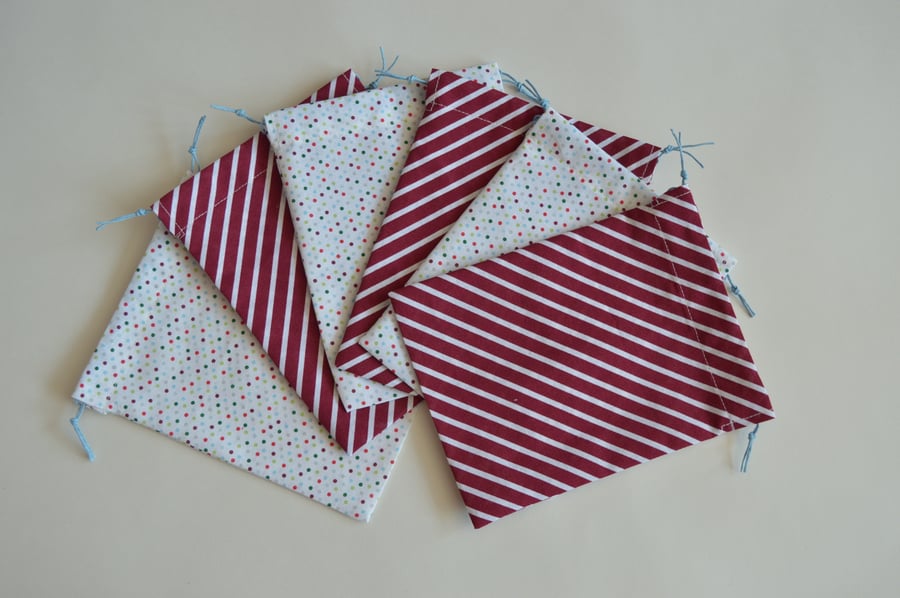 Fabric party gift bag - set of 6 drawstring bags.