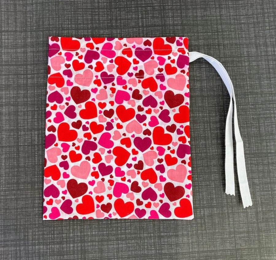 Red, Pink Hearts Fabric Drawstring Gift Bag: Medium Present Wrap.