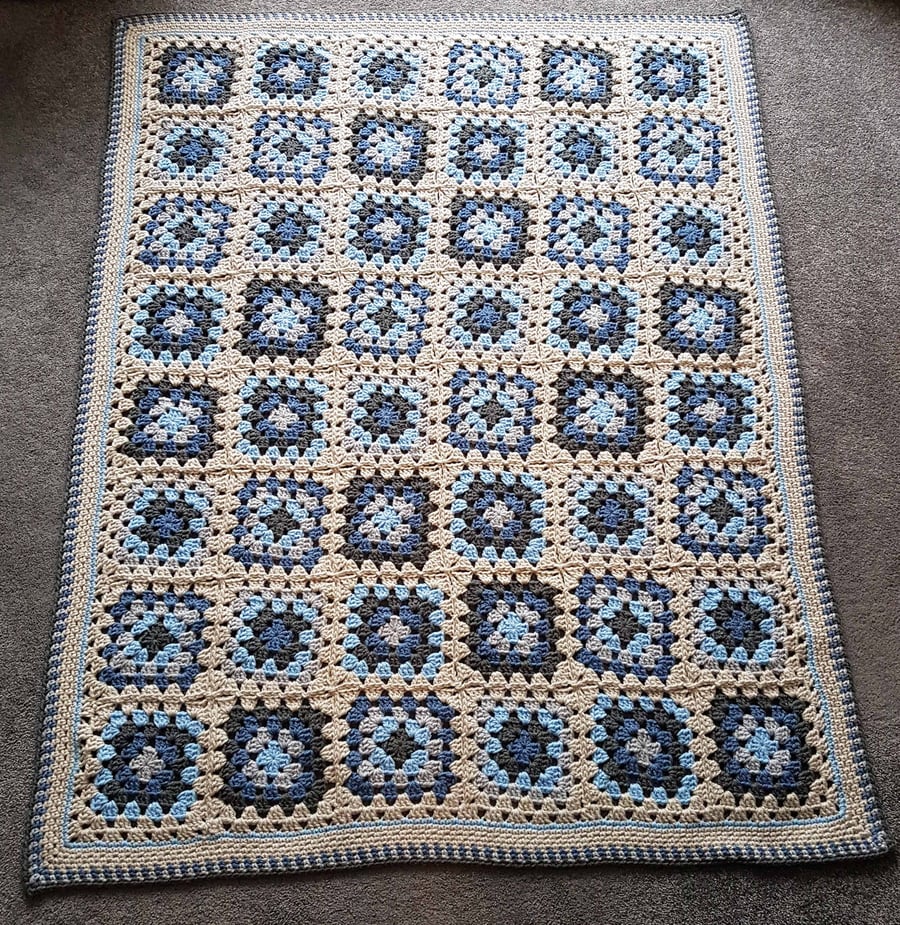 Chunky Blue & Grey Granny Squares Blanket