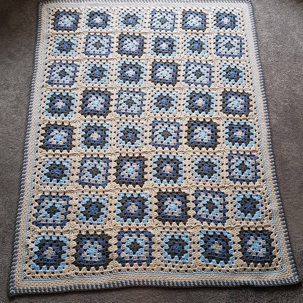 Chunky Blue & Grey Granny Squares Blanket