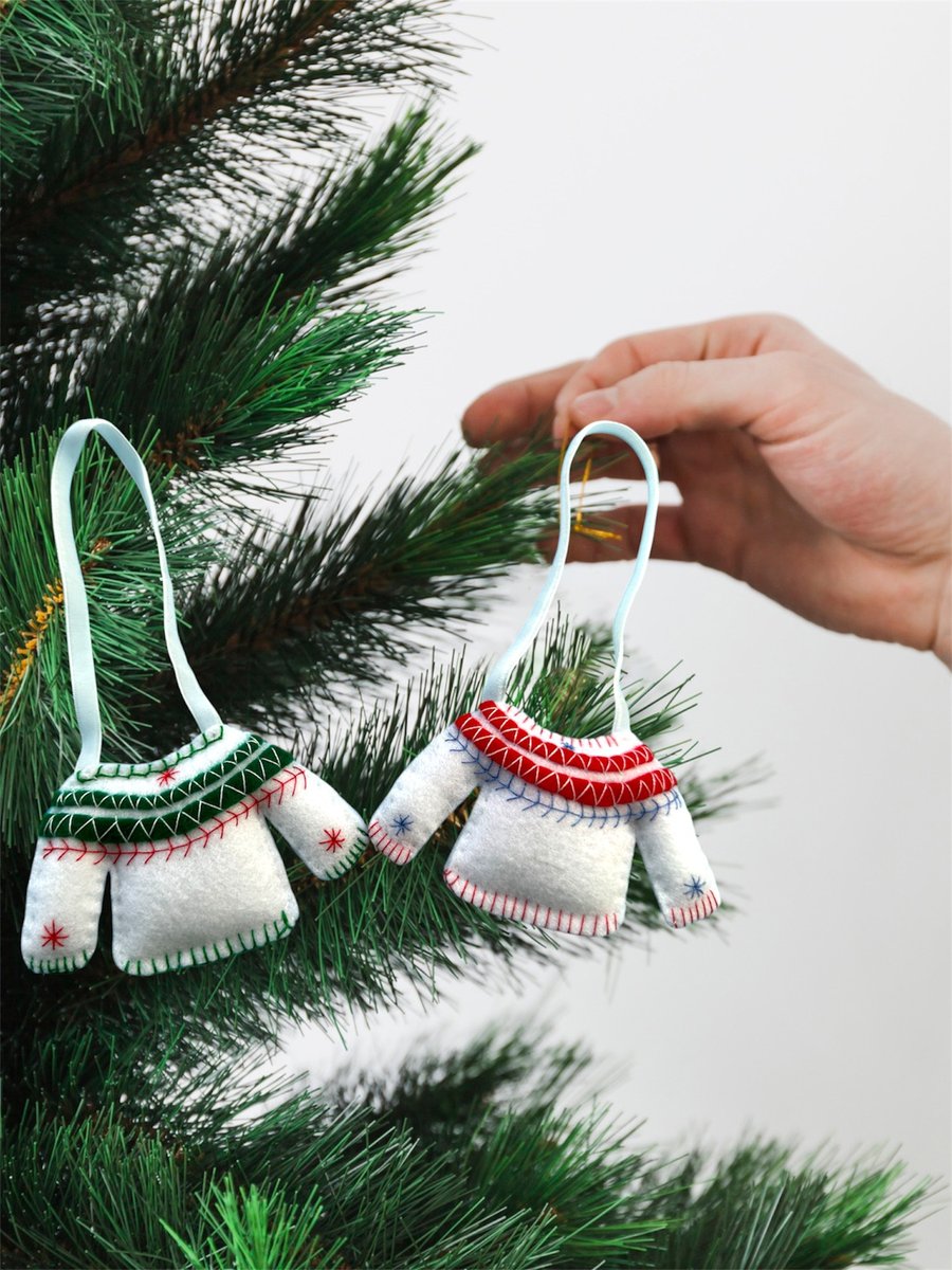 Set of 2 embroidered felt hanging tree decorations. White fair isle jumpers