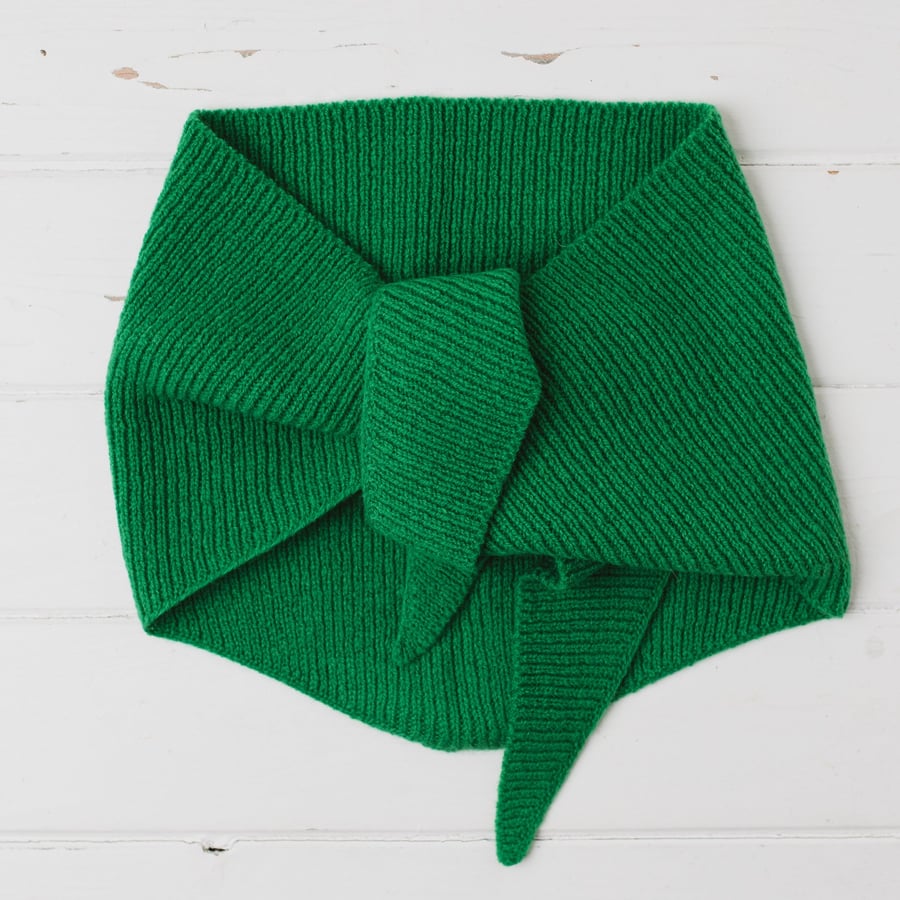Lambswool neckerchief - billiard green