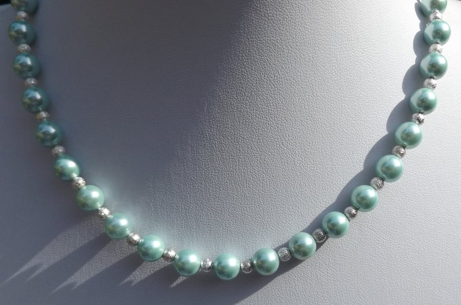16" Mint green shell pearl with silver stardust spacers necklace