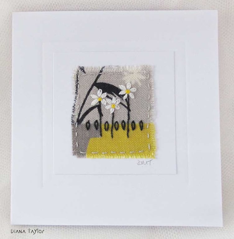 HAND EMBROIDERED GREETING CARD VINTAGE FABRIC DAISIES