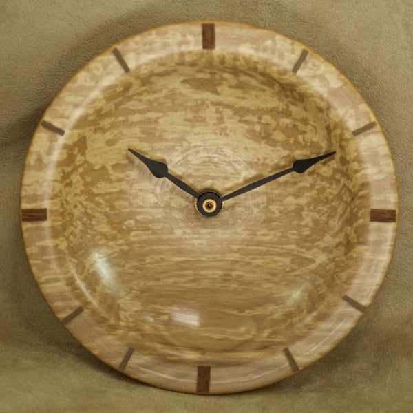 Holly wood circular wall clock for lounge, kitchen, bathroom or bedroom. PR472