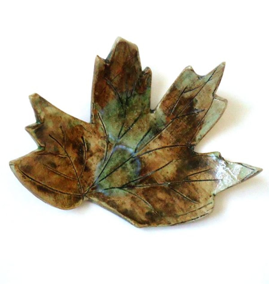 Winter Ceramic Maple Leaf Bowl
