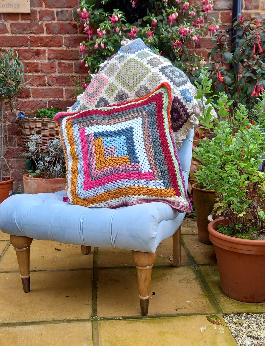 Pattern for Two Granny's Crochet Cushion