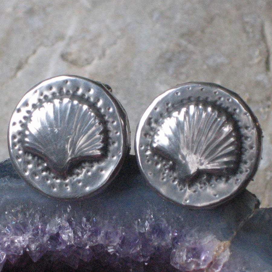 Scallop Shell Silver Pewter Cufflinks 