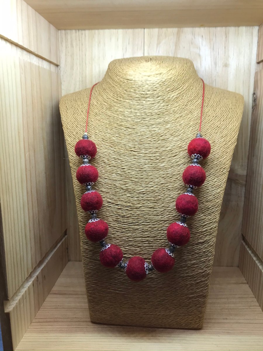  Felt Necklace. (257)