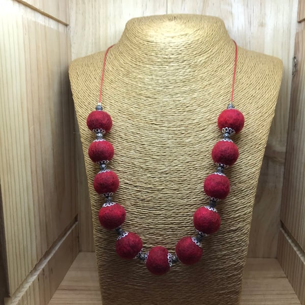  Felt Necklace. (257)