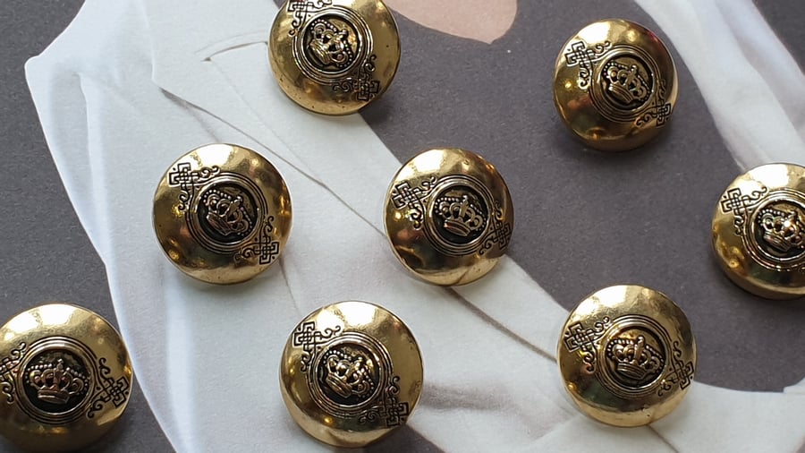 18mm, 11 16" 28L metal crest buttons Antique Gold