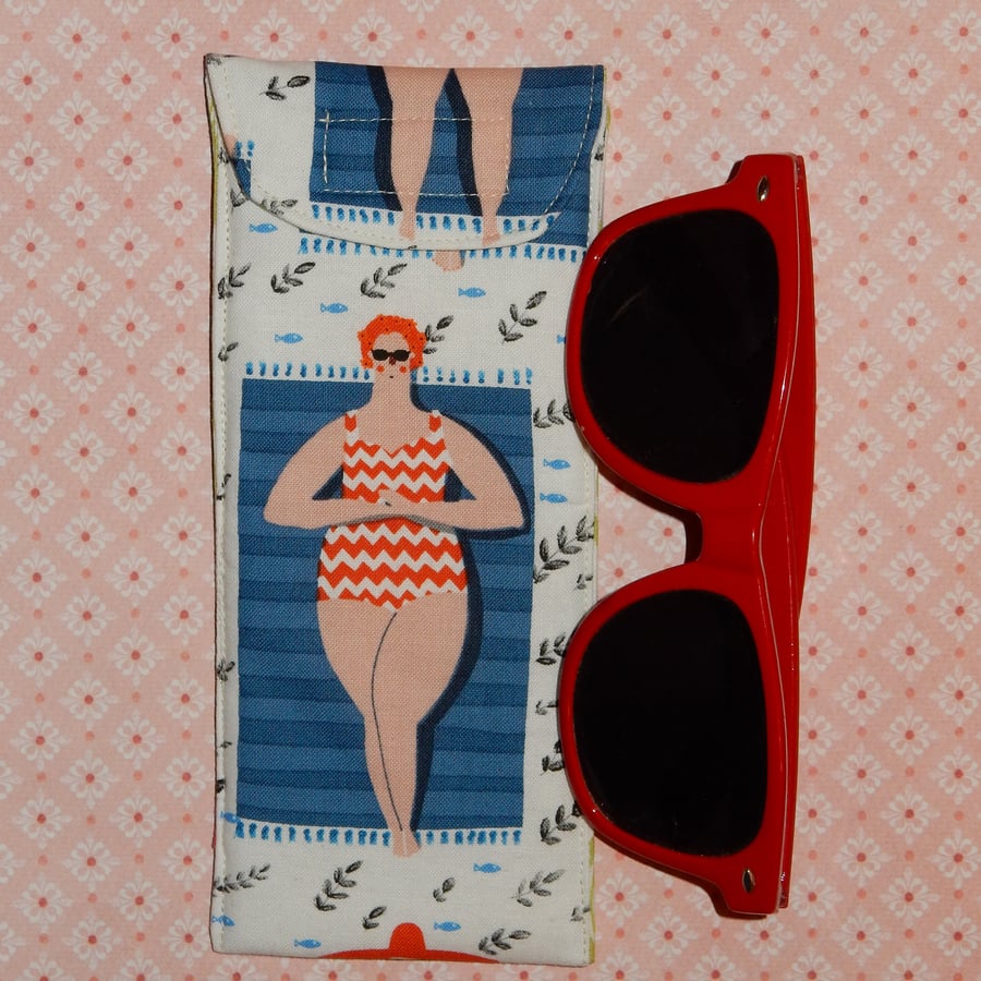 Sunglasses case - beach babe