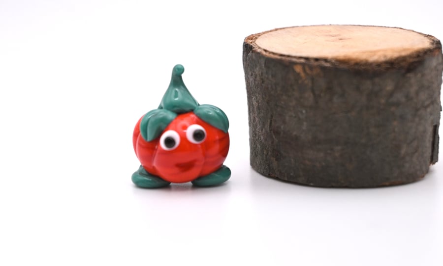 small glass pumpkin figure