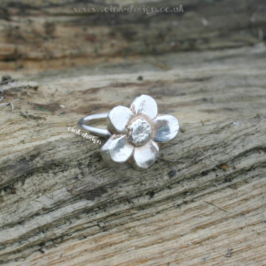 Sterling silver flower ring size E half