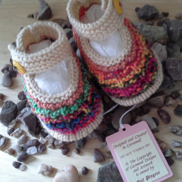 Unisex  Hand Knitted Shoes 0-6 months