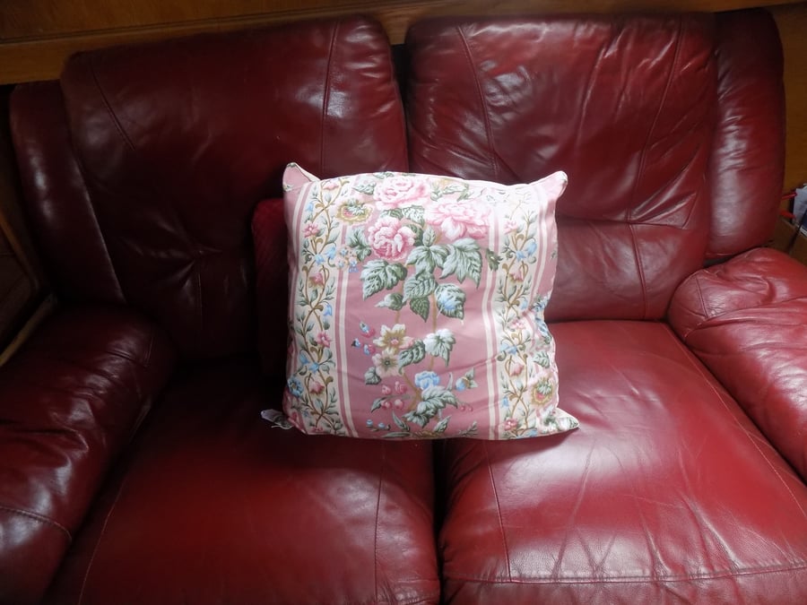 PINK FLORAL CUSHION COVER (141)