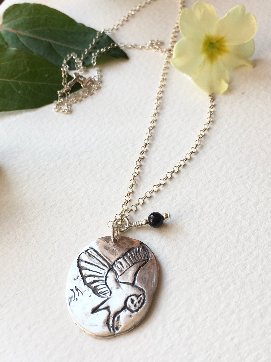 Barn Owl Landing pendant with onyx