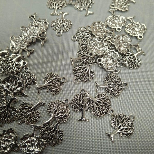 40 x Silver Tone 20mm x 15mm Tree Of Life Charm