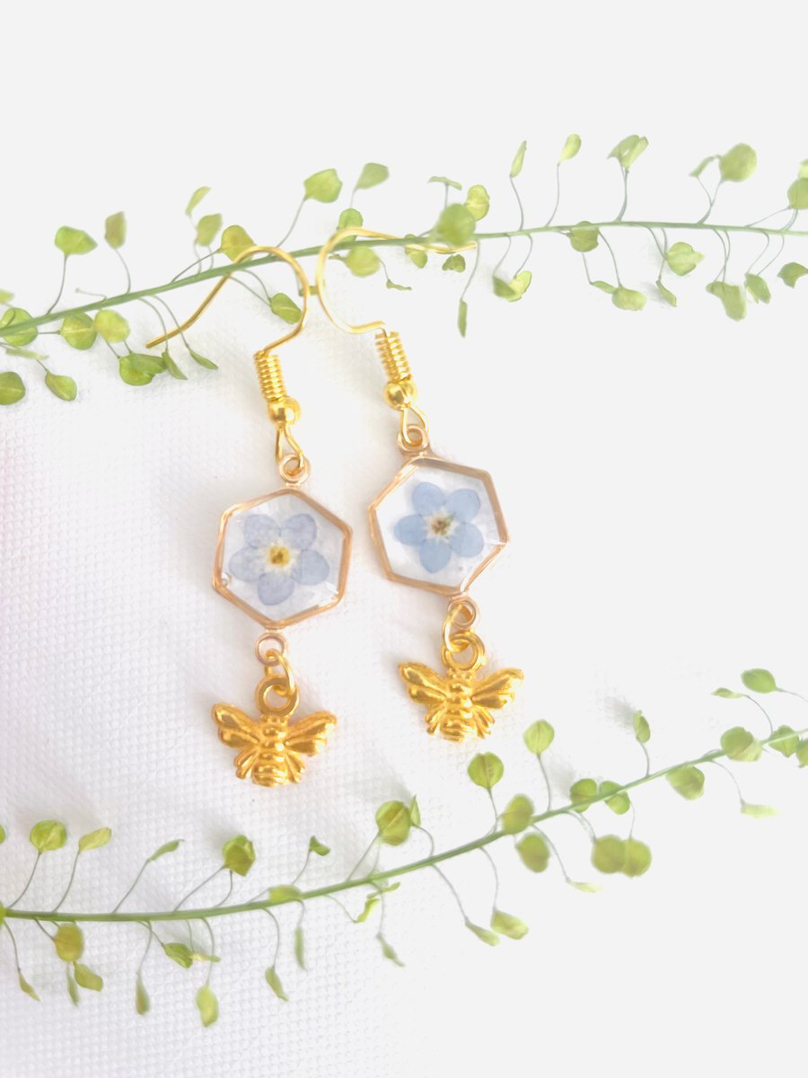 Bee charm earrings, bee jewellery, forget me not earrings 