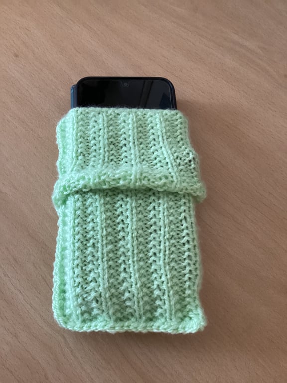 MOBILE PHONE SLEEVE 8x3.5"or 20x9cm HAND KNITTED IN GREEN YARN