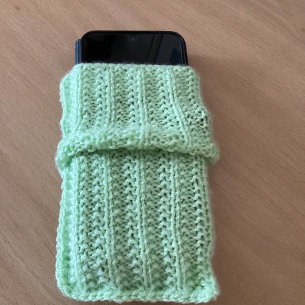 MOBILE PHONE SLEEVE 8x3.5"or 20x9cm HAND KNITTED IN GREEN YARN