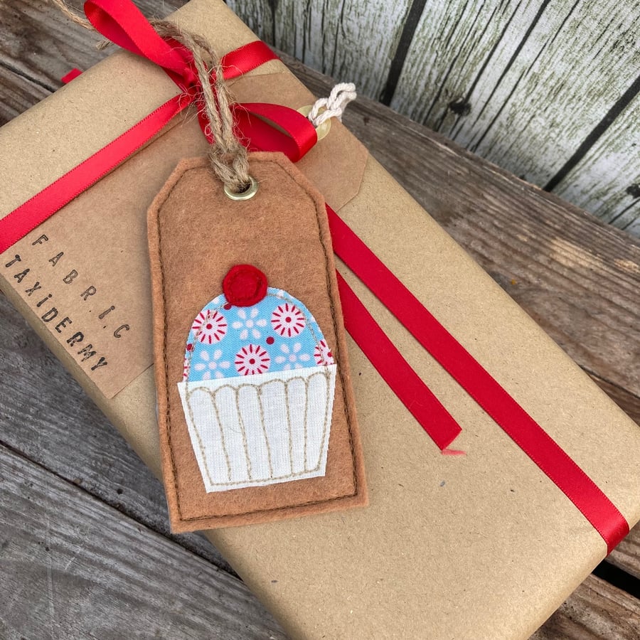 Gift tag (reusable) - Blue and Red Cupcake 