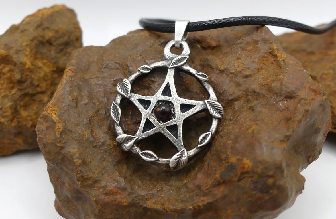 Sterling Silver Pentacle Pendant Surrounded by Leaves with Amber, Necklace.