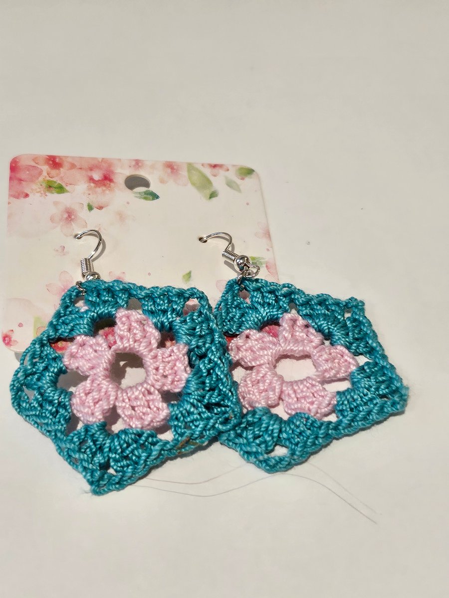 Pentagram Granny Square Dangle Earring