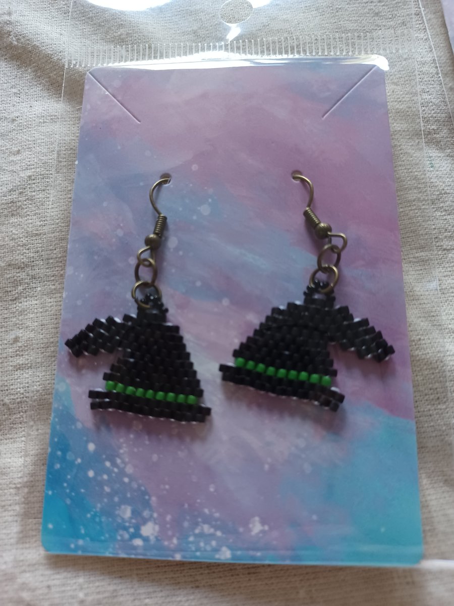 Beaded Witches Hat Earrings 