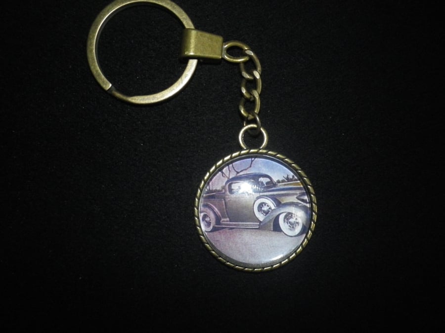 1937 Studebaker Pick Up keychain,lovely shape,30mm (1.25") image,vintage setting