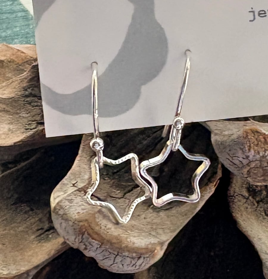 Star outline earrings