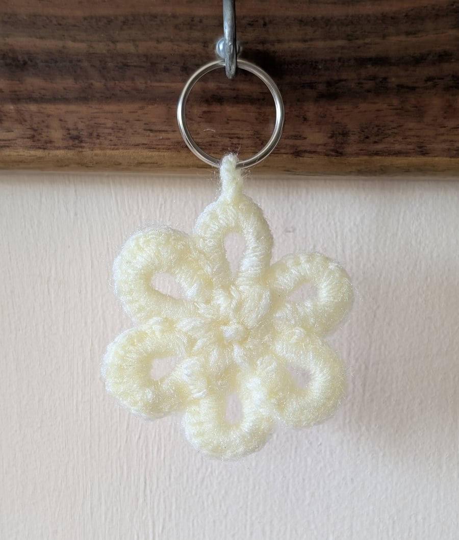Crochet flower keyring - bagcharm - yellow