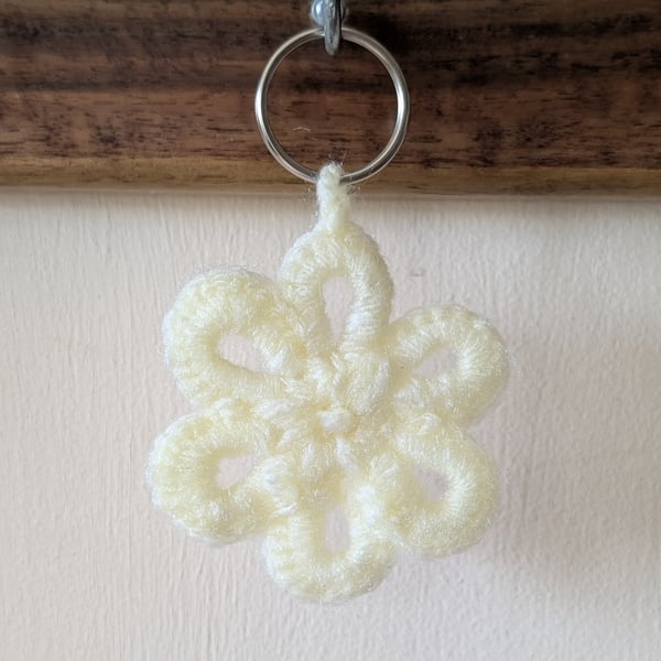 Crochet flower keyring - bagcharm - yellow