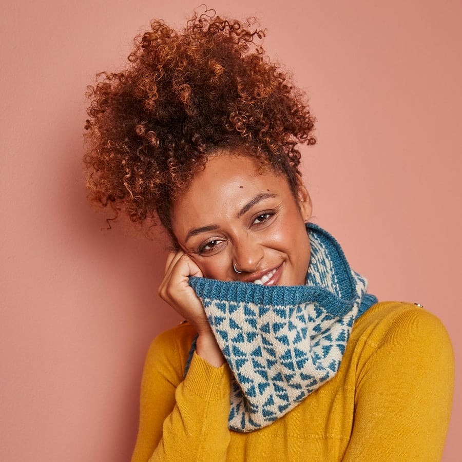 Turquoise & Cream wool cowl 