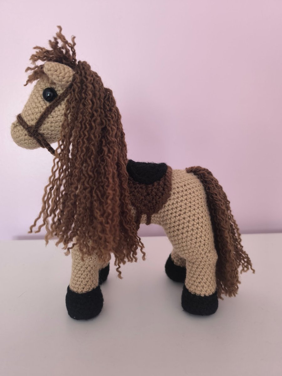Crochet horse