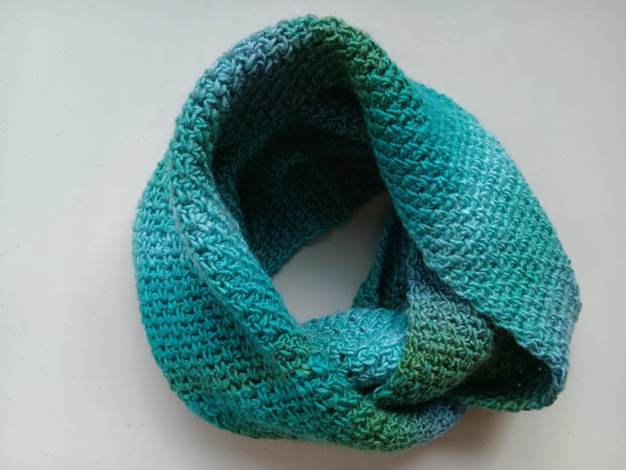 Crochet Infinity Scarf (Turquoise Haze) - cosy and stylish!
