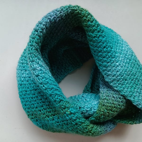 Crochet Infinity Scarf (Turquoise Haze) - cosy and stylish!