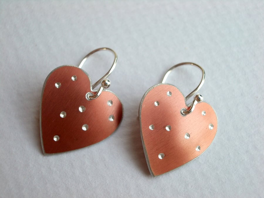 Heart spotty earrings in copper