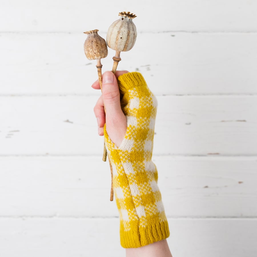 Gingham knitted wrist warmers - piccalilli and ecru