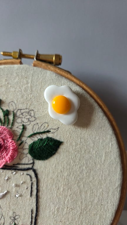 Fried Egg Magnetic Needle Minder