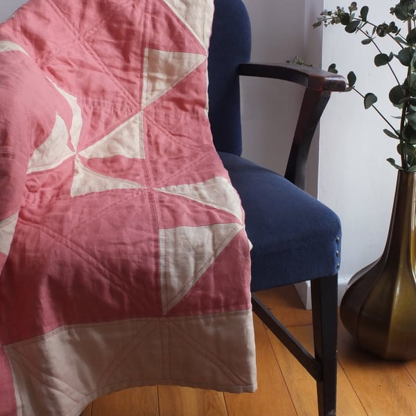 Patchwork linen quilt, pink and beige, 130cm x 100cm